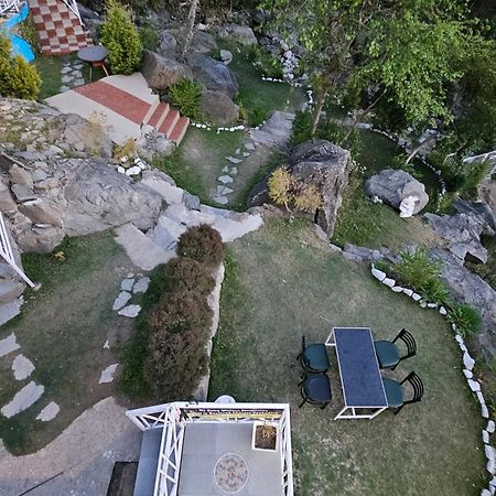 On The Rocks Hotel Kasauli Exterior photo