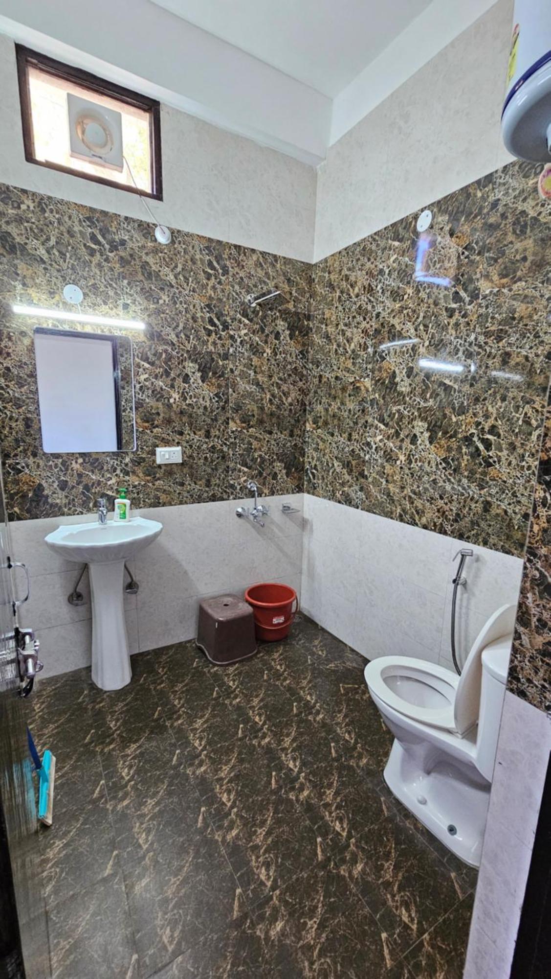 On The Rocks Hotel Kasauli Exterior photo